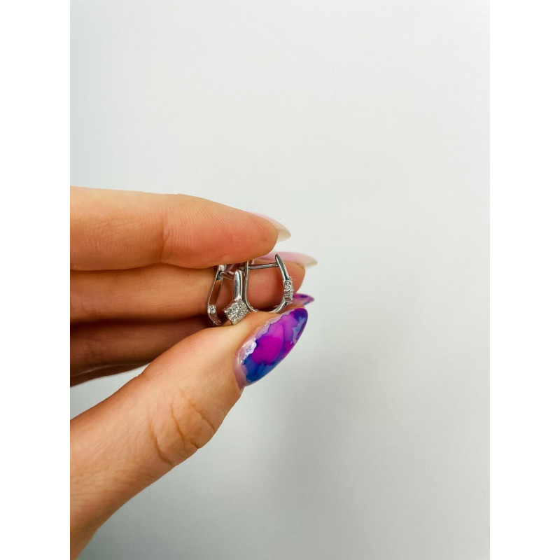 Серебряные серьги с бриллиантом B043-10