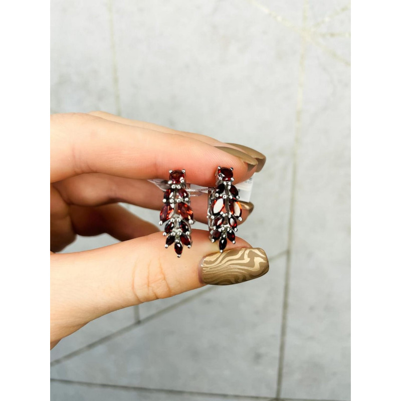 Серебряные серьги с натуральным гранатом 222-41