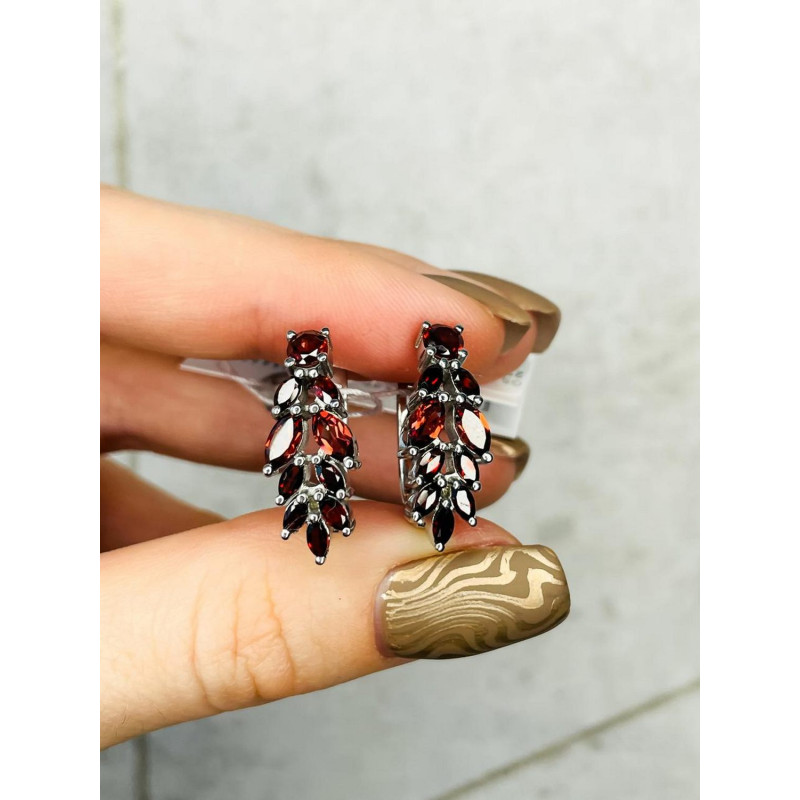 Серебряные серьги с натуральным гранатом 222-41