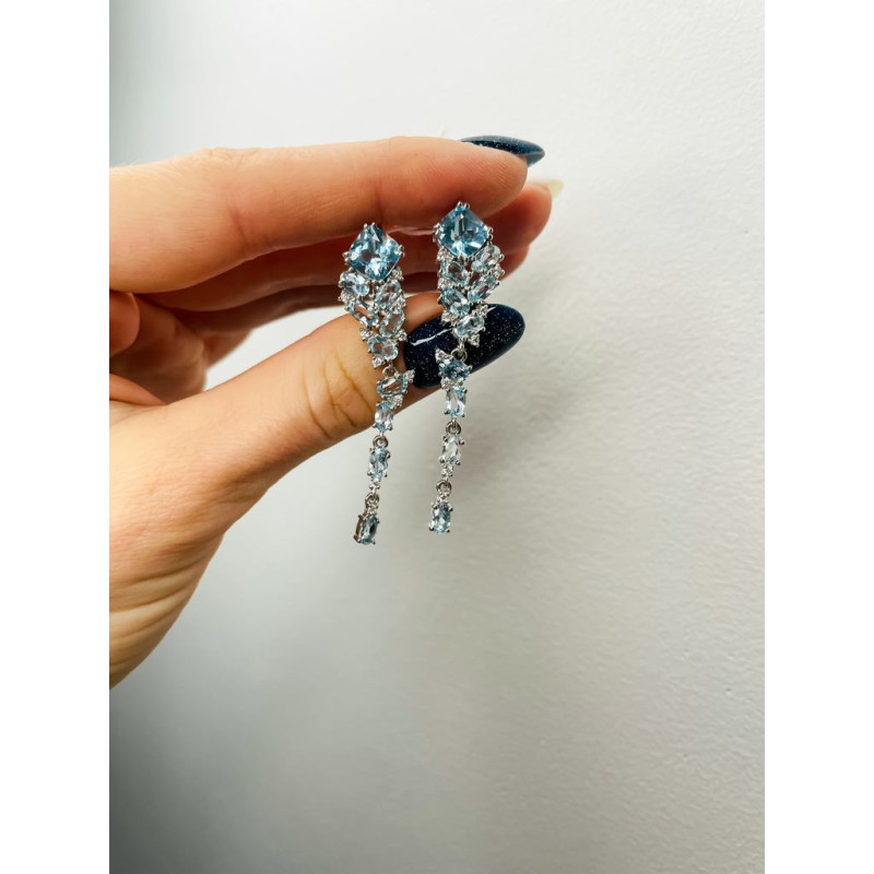 Серебряные серьги с натуральным скай топазом 196-3910