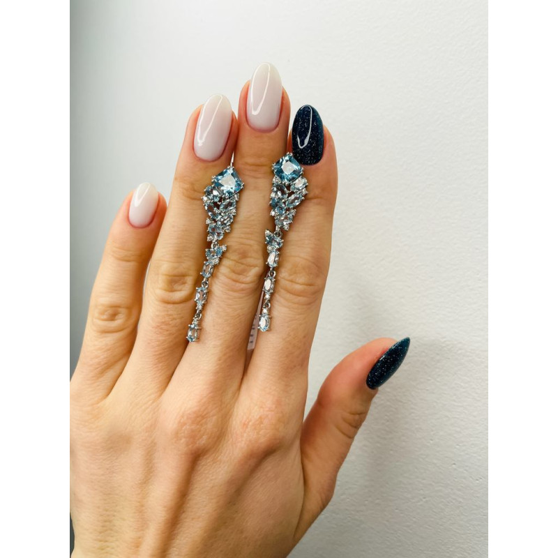 Серебряные серьги с натуральным скай топазом 196-3910