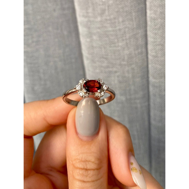 Ring with garnet 081-4110