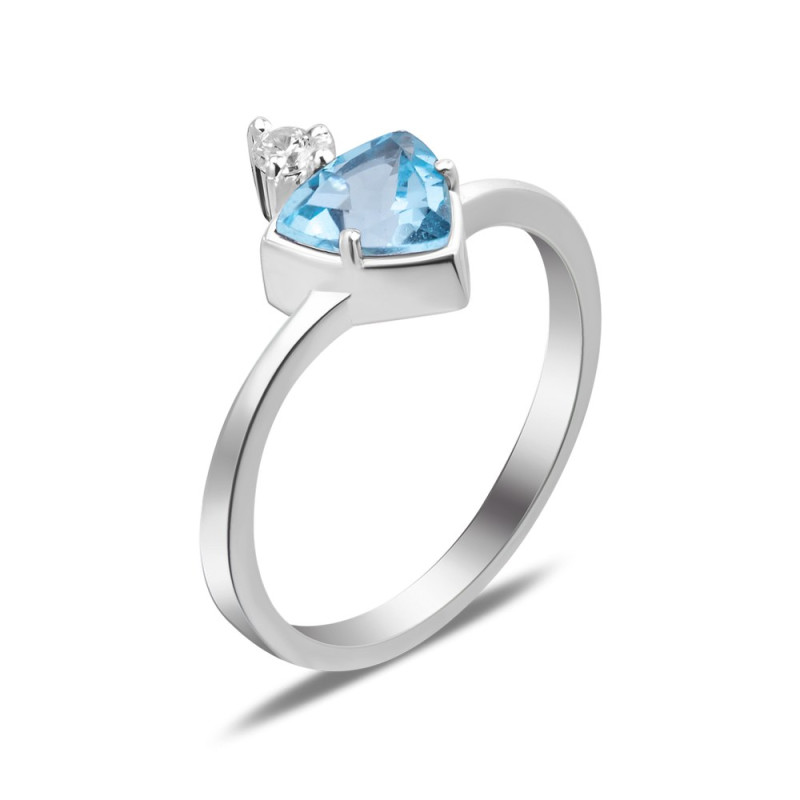 Серебряное кольцо с скай топазом 155-3910