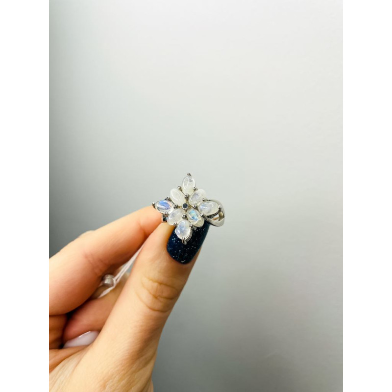 Срібна каблучка з місячним каменем 172-89