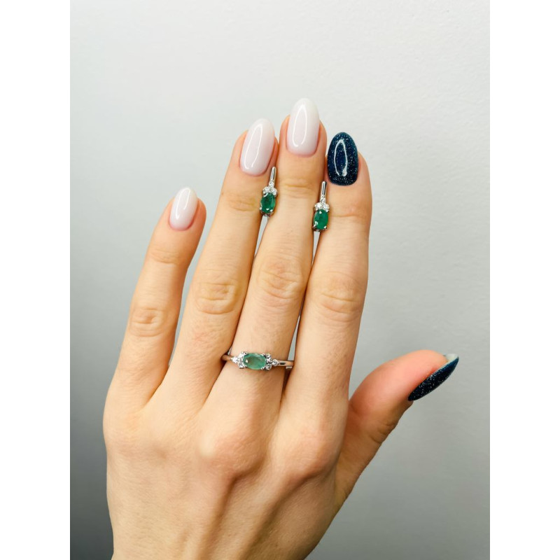 Серебряное кольцо с изумрудом 084-7110