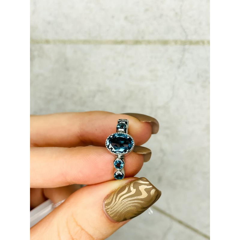 Серебряное кольцо с натуральным Лондон топазом 136-33