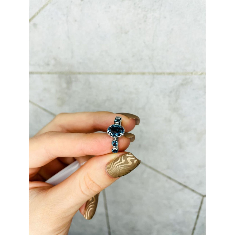 Серебряное кольцо с натуральным Лондон топазом 136-33