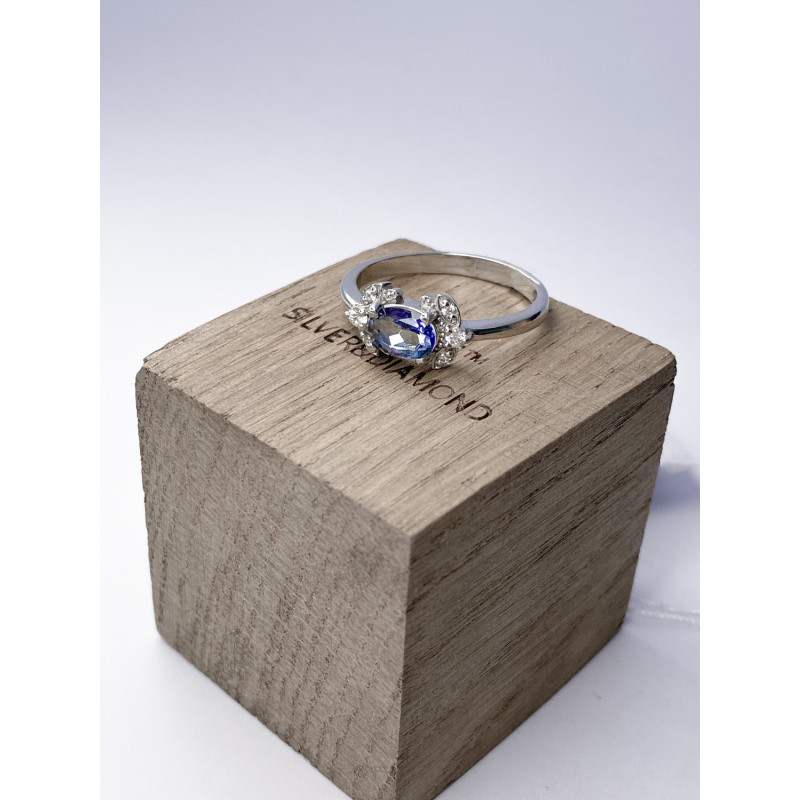 Срібна каблучка з блакитним кварцем та фіанітом 081-3210 