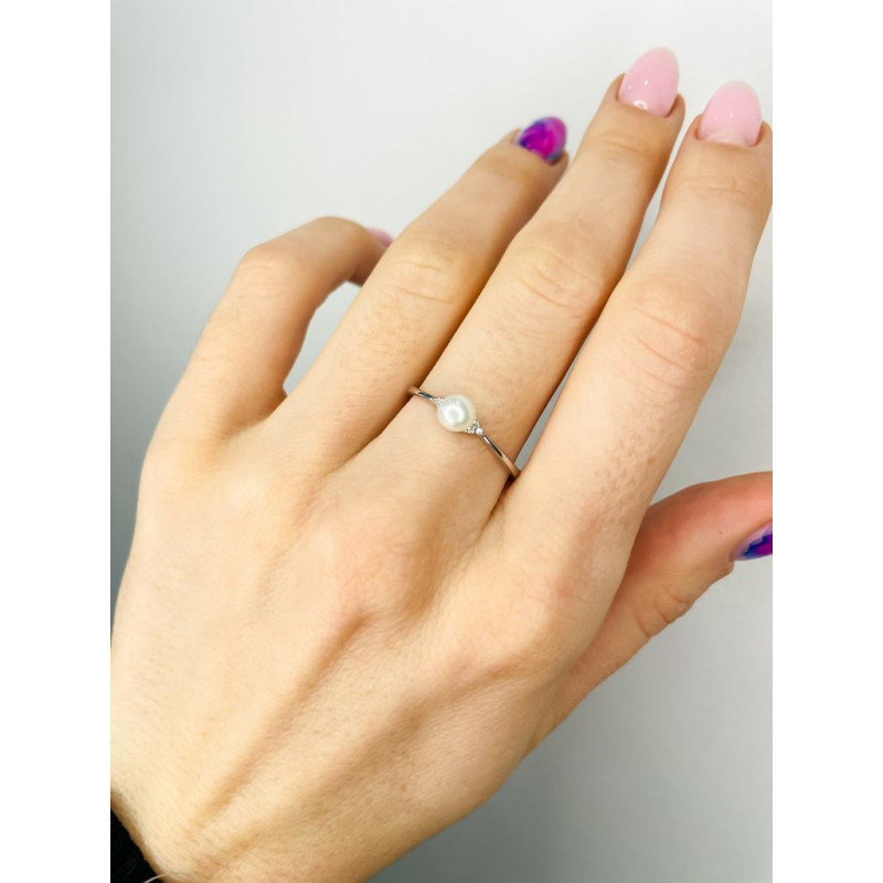 Срібна каблучка з діамантом та перлами B019-1092 