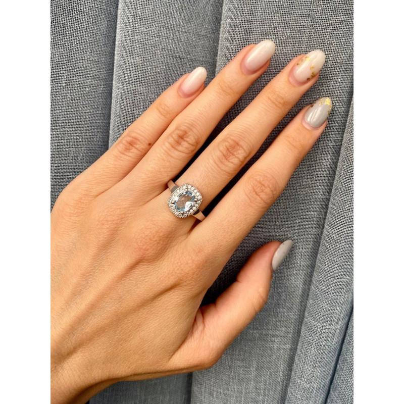 Срібна каблучка з скай топазом та фіанітом 060-3910