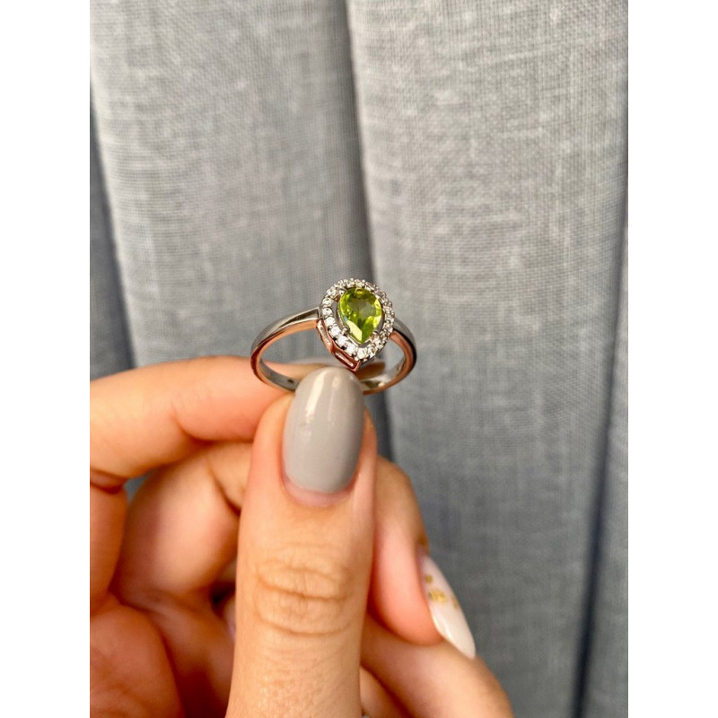 Срібна каблучка з перідотом та фіанітом 011-5310 