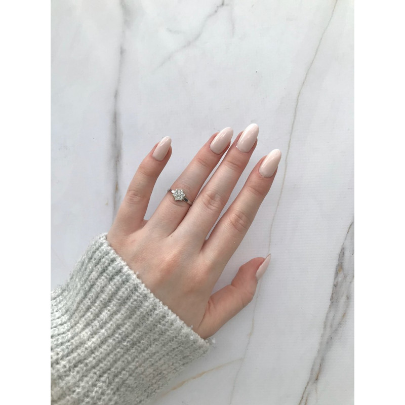 Срібна каблучка з фіанітом B034CZ-10