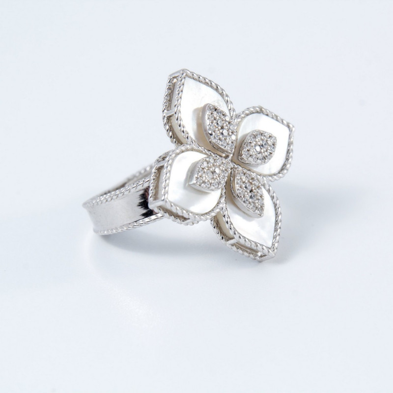 Срібна каблучка зі вставками білого перламутра 01-00011-9010 