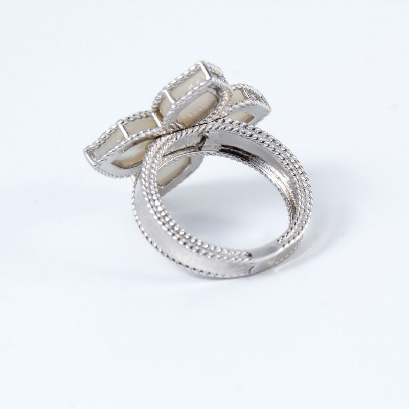 Срібна каблучка зі вставками білого перламутра 01-00011-9010 